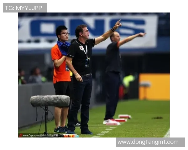 广州羽毛球队与南京羽毛球队赛后复盘分析比赛节奏与战术对比